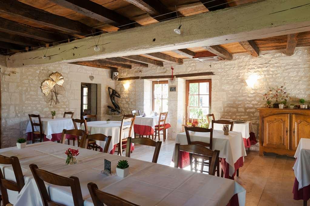 Le Pigeonnier Du Perron Hotel أفايْ المطعم الصورة